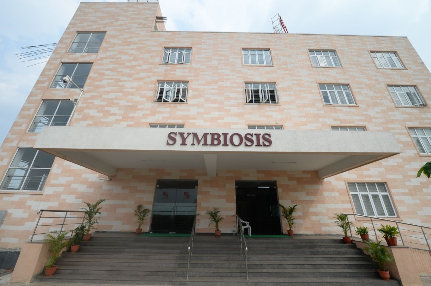 SYMBIOSIS LAW SCHOOL